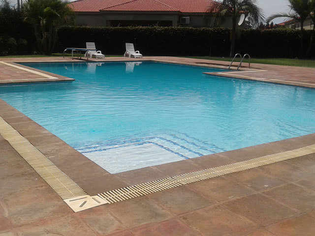 swimmimng pool