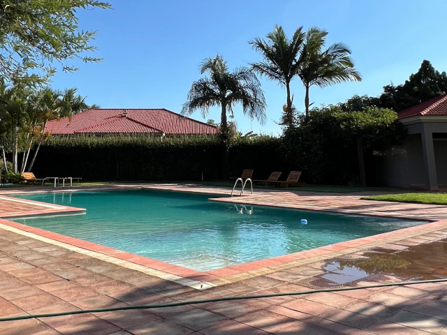 swimmimng pool